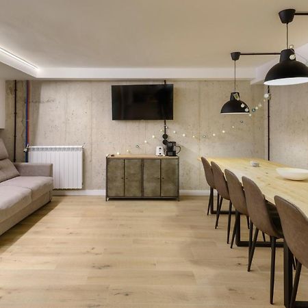 Apartamentos La Muralla De Jaca Kültér fotó