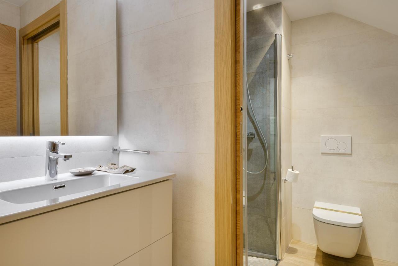 Apartamentos La Muralla De Jaca Kültér fotó
