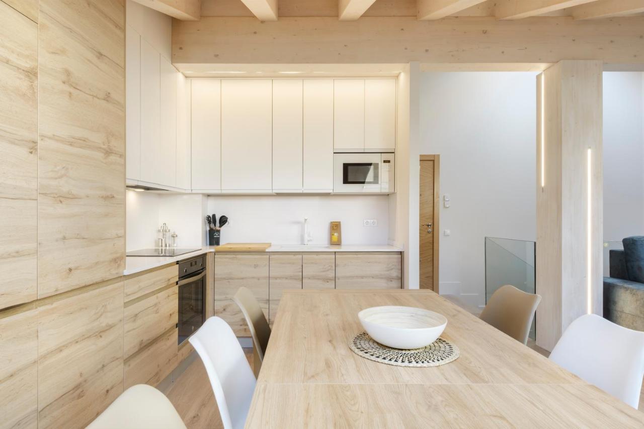 Apartamentos La Muralla De Jaca Kültér fotó