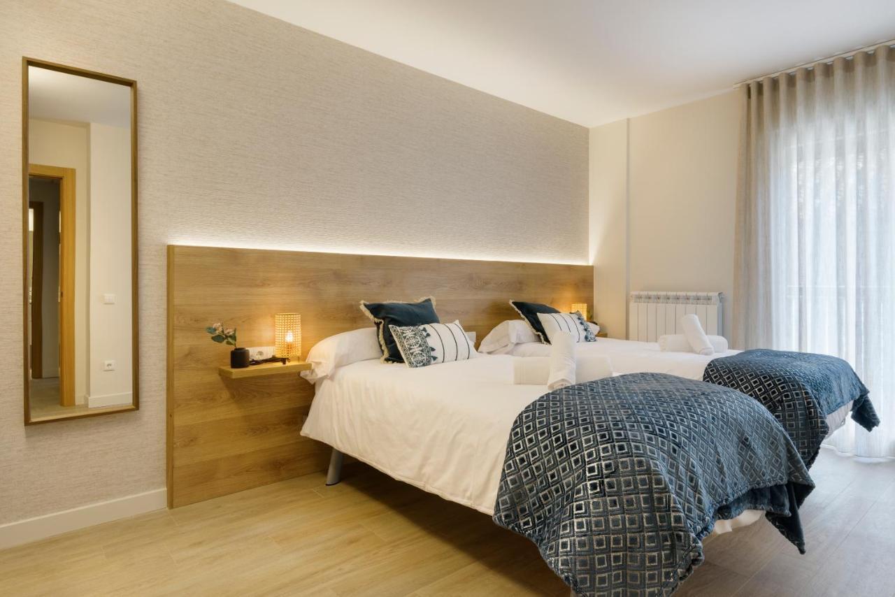 Apartamentos La Muralla De Jaca Kültér fotó