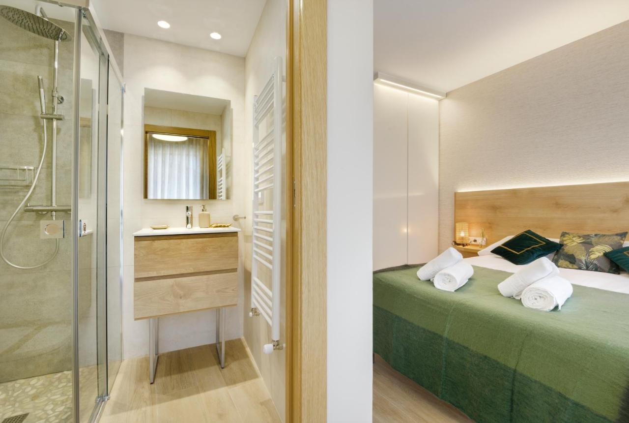 Apartamentos La Muralla De Jaca Kültér fotó