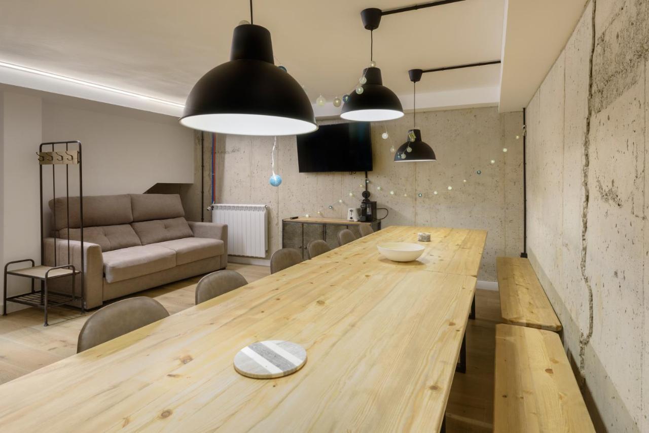 Apartamentos La Muralla De Jaca Kültér fotó
