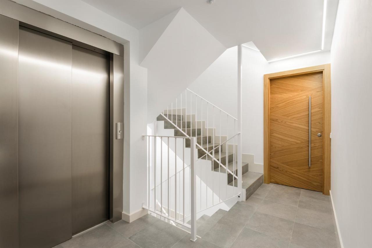 Apartamentos La Muralla De Jaca Kültér fotó